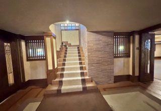 Staircase in quarter-sawn oak